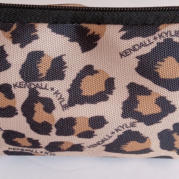 Makeup bag - Picture 3 of 6